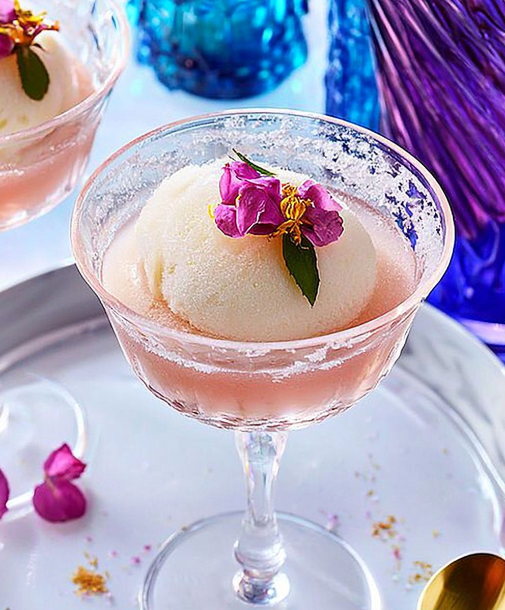 Champagner Sorbet Rosen Drink
