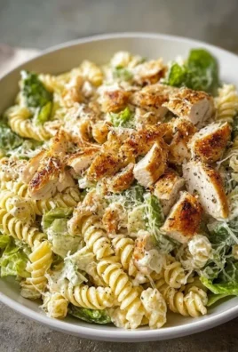 Cremige Chicken Caesar Pasta-Salat-Kreation
